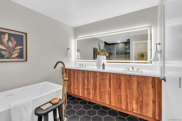 13070 Roundup Ave, San Diego, CA 92129