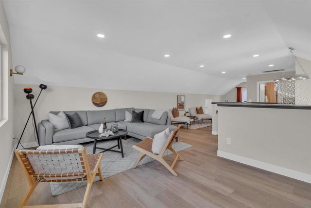 13070 Roundup Ave, San Diego, CA 92129