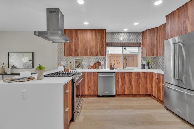 13070 Roundup Ave, San Diego, CA 92129