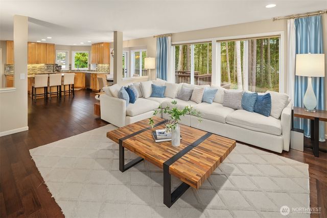 19585 166th Avenue NE, Woodinville, WA 98072