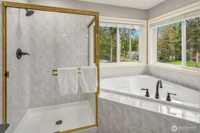 19585 166th Avenue NE, Woodinville, WA 98072