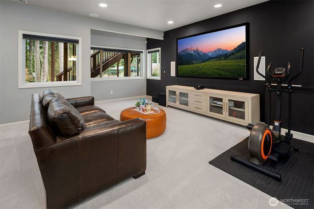 19585 166th Avenue NE, Woodinville, WA 98072