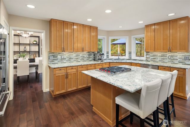 19585 166th Avenue NE, Woodinville, WA 98072