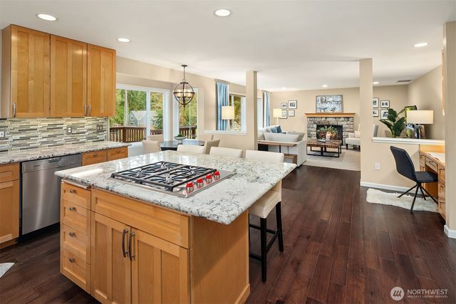 19585 166th Avenue NE, Woodinville, WA 98072