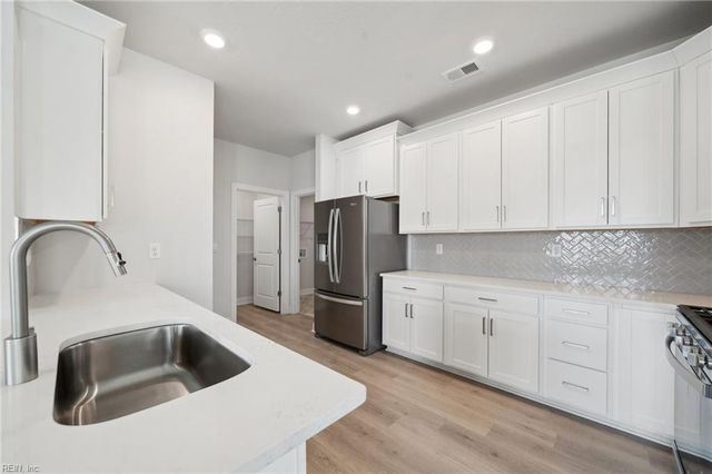 2150 Edwin DR, Chesapeake, VA 23322