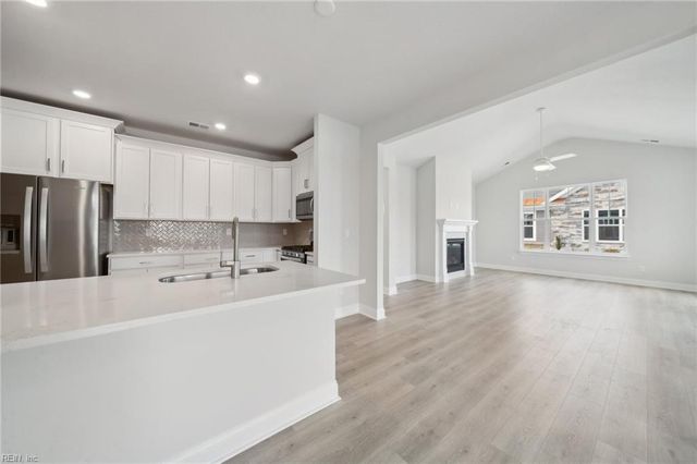 2150 Edwin DR, Chesapeake, VA 23322