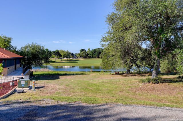 107 Savannah Ct, Blanco, TX 78606