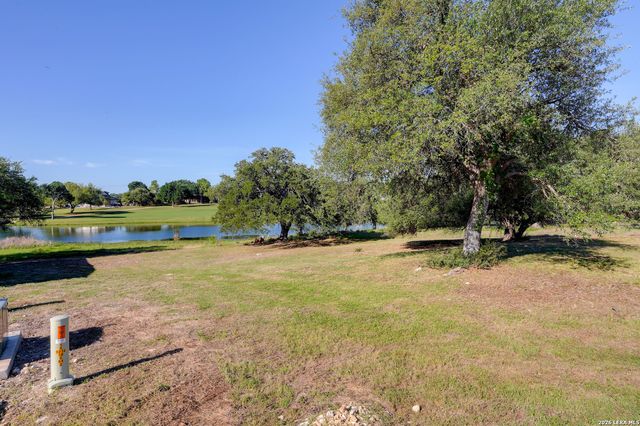 107 Savannah Ct, Blanco, TX 78606
