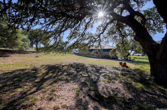 107 Savannah Ct, Blanco, TX 78606