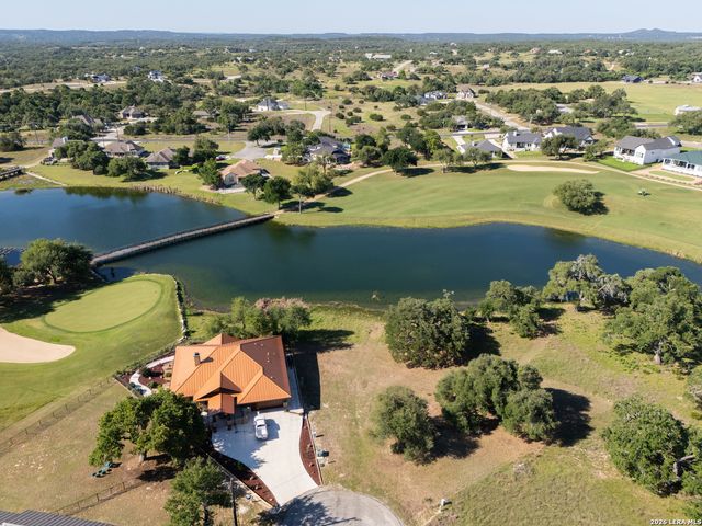 107 Savannah Ct, Blanco, TX 78606