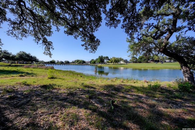 107 Savannah Ct, Blanco, TX 78606