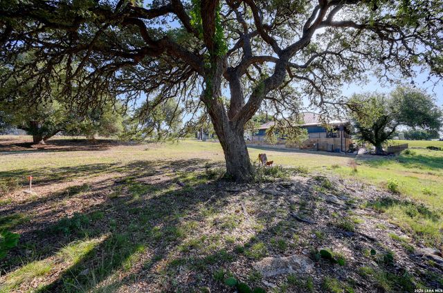 107 Savannah Ct, Blanco, TX 78606