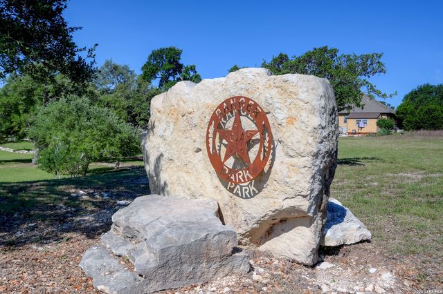 107 Savannah Ct, Blanco, TX 78606