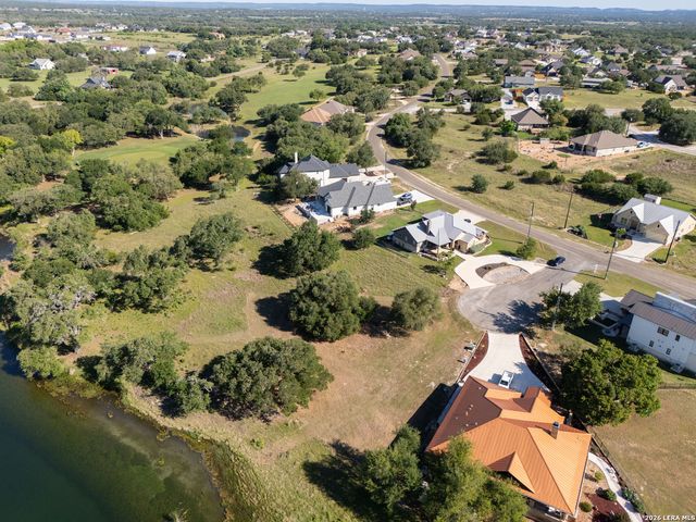 107 Savannah Ct, Blanco, TX 78606