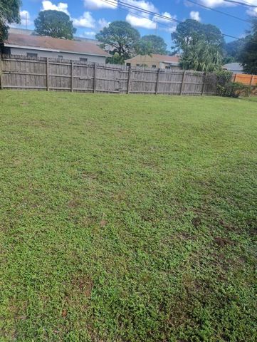 3615 NW 214th St, Miami Gardens, FL 33056