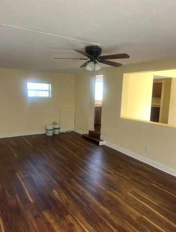 3615 NW 214th St, Miami Gardens, FL 33056