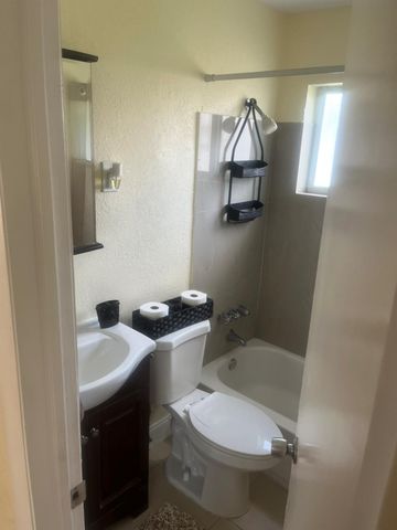 3615 NW 214th St, Miami Gardens, FL 33056