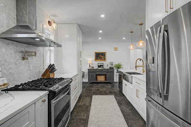 49 Helen Avenue, South Burlington, VT 05403