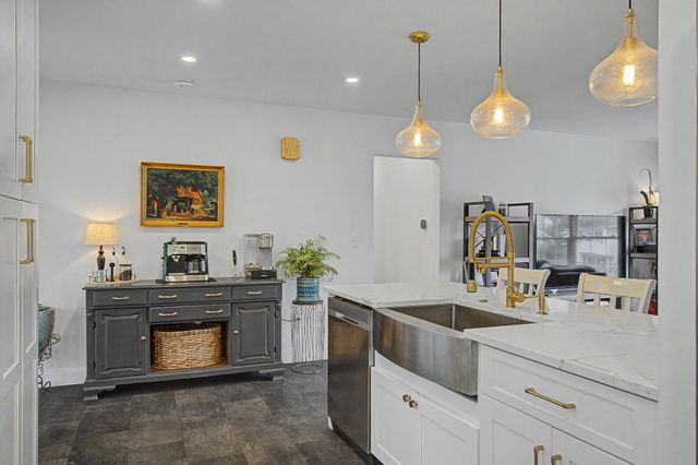 49 Helen Avenue, South Burlington, VT 05403