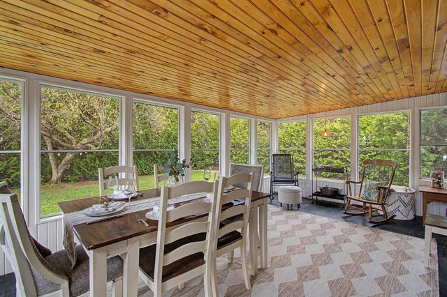 49 Helen Avenue, South Burlington, VT 05403
