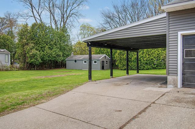 49 Helen Avenue, South Burlington, VT 05403
