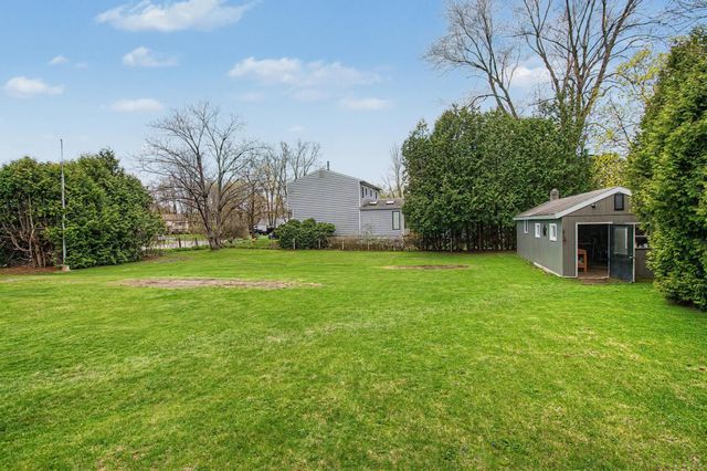 49 Helen Avenue, South Burlington, VT 05403