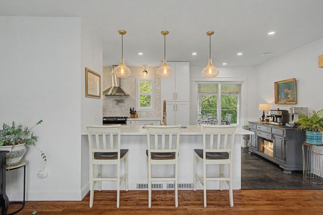 49 Helen Avenue, South Burlington, VT 05403