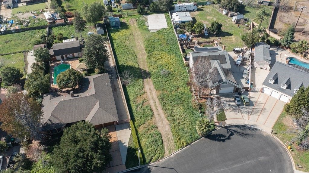 Image 3 of property listing at 21 Crestview Drive, Lake Elsinore, CA 92530