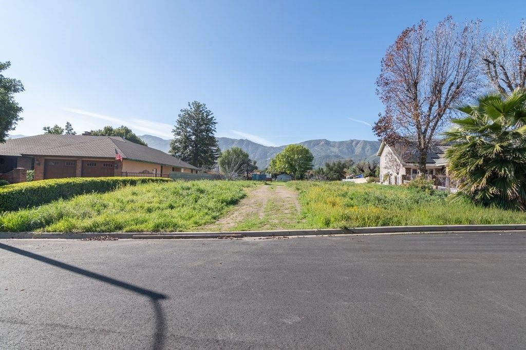 Image 4 of property listing at 21 Crestview Drive, Lake Elsinore, CA 92530