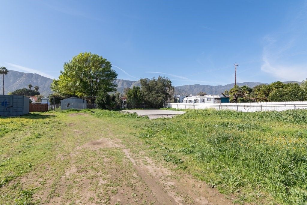 Image 6 of property listing at 21 Crestview Drive, Lake Elsinore, CA 92530