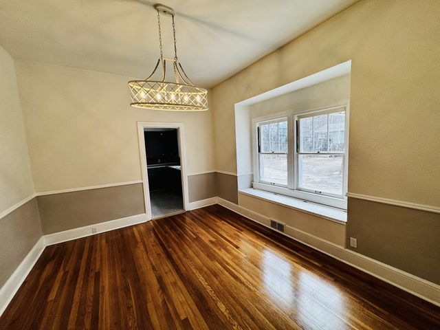 321 Walnut St, Paris, TN 38242