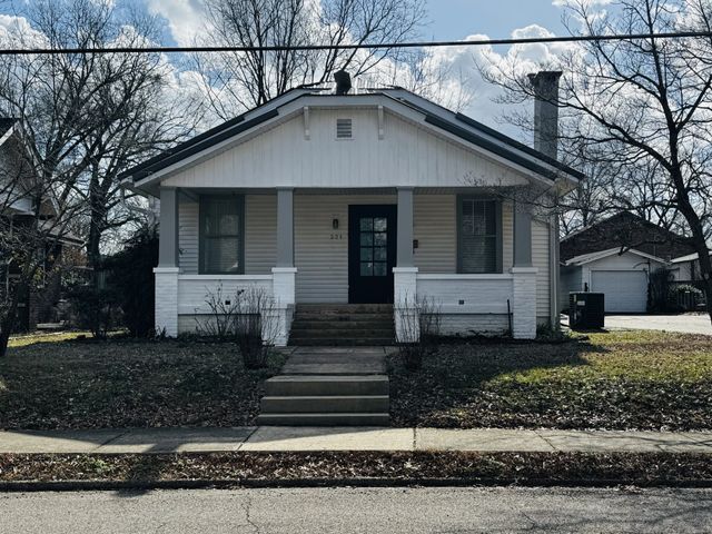 321 Walnut St, Paris, TN 38242