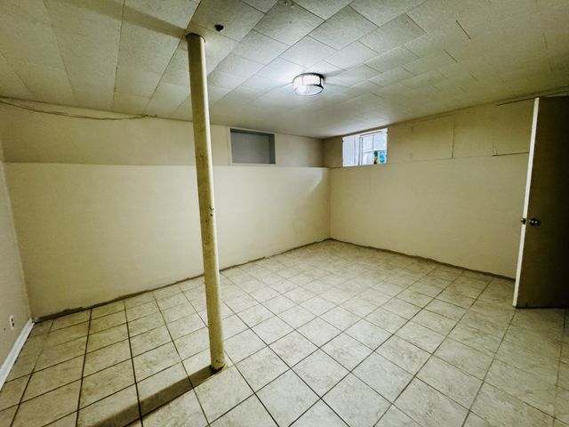 321 Walnut St, Paris, TN 38242