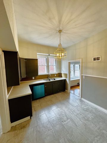 321 Walnut St, Paris, TN 38242