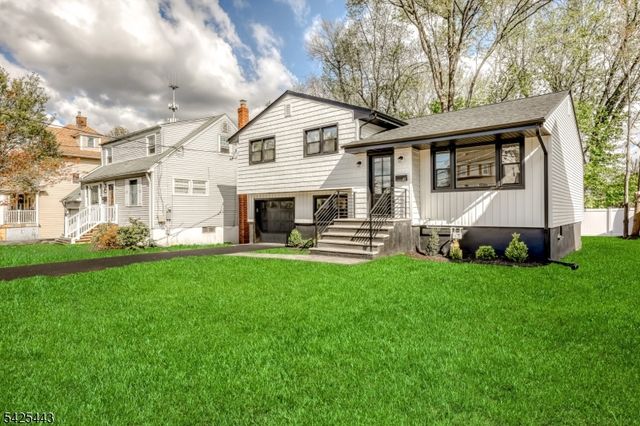 27 Merritt Ave, Bergenfield Boro, NJ 07621