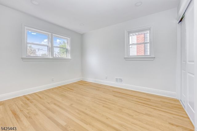 27 Merritt Ave, Bergenfield Boro, NJ 07621