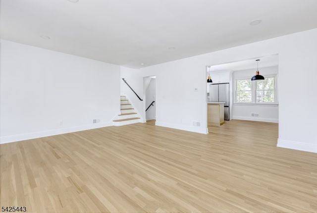 27 Merritt Ave, Bergenfield Boro, NJ 07621