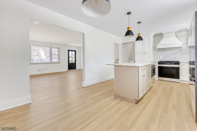 27 Merritt Ave, Bergenfield Boro, NJ 07621