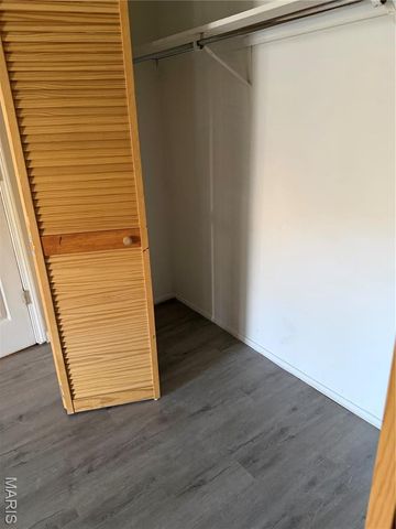 9925 Bunker Hill Drive F, St Louis, MO 63123