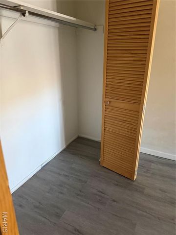 9925 Bunker Hill Drive F, St Louis, MO 63123