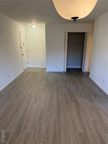 9925 Bunker Hill Drive F, St Louis, MO 63123