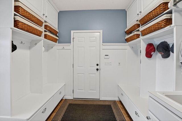 51362 Amesburry Way, Granger, IN 46530