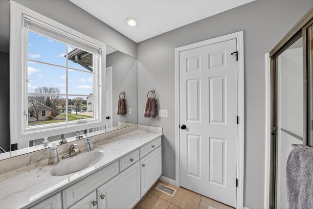 51362 Amesburry Way, Granger, IN 46530