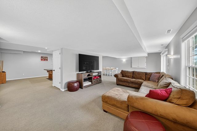 51362 Amesburry Way, Granger, IN 46530