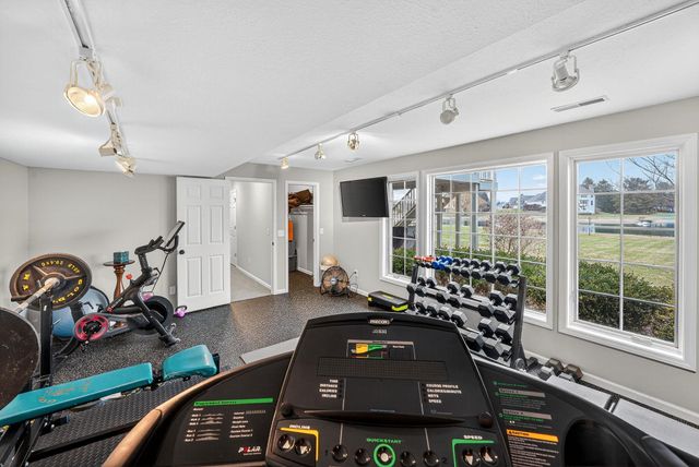 51362 Amesburry Way, Granger, IN 46530