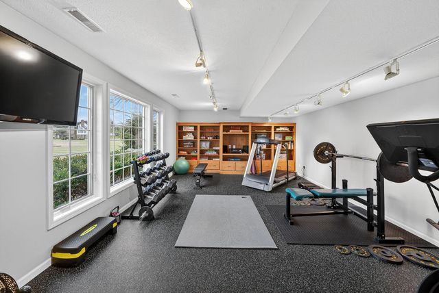 51362 Amesburry Way, Granger, IN 46530