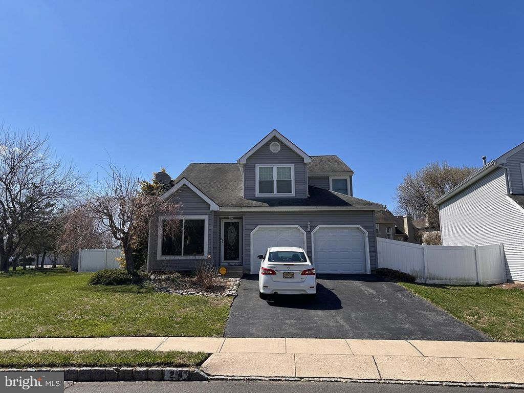 24 MYSTIC WAY, Burlington, NJ 08016