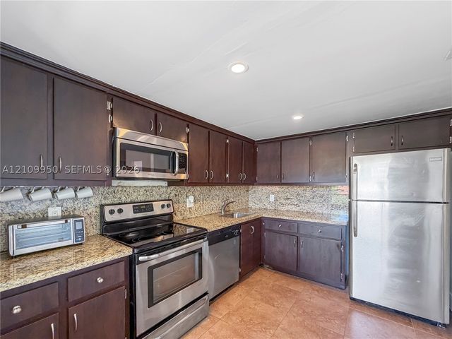 21785 Cypress Dr 46H, Boca Raton, FL 33433