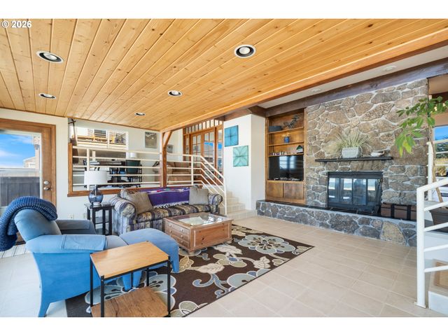 34650 OCEAN Dr, Pacific City, OR 97135