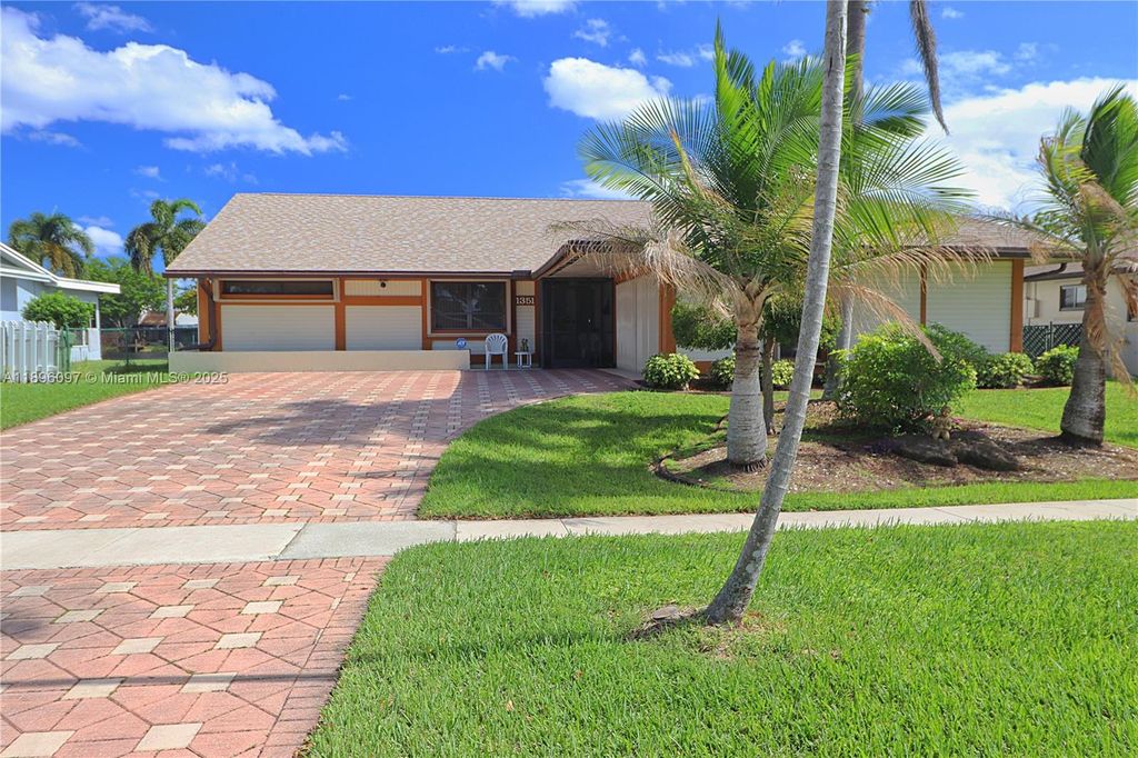 1351 NW 114th Ave, Pembroke Pines, FL 33026